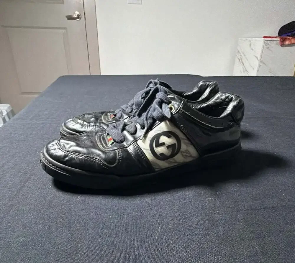 Gucci Black Patent Leather Interlocking G Logo Low Top Sneakers